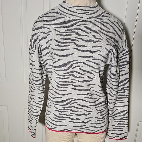 Anthropologie Gray‎ and White Zebra Lizzie Mock Turdleneck Neck Sweater Meduim - Picture 1 of 11